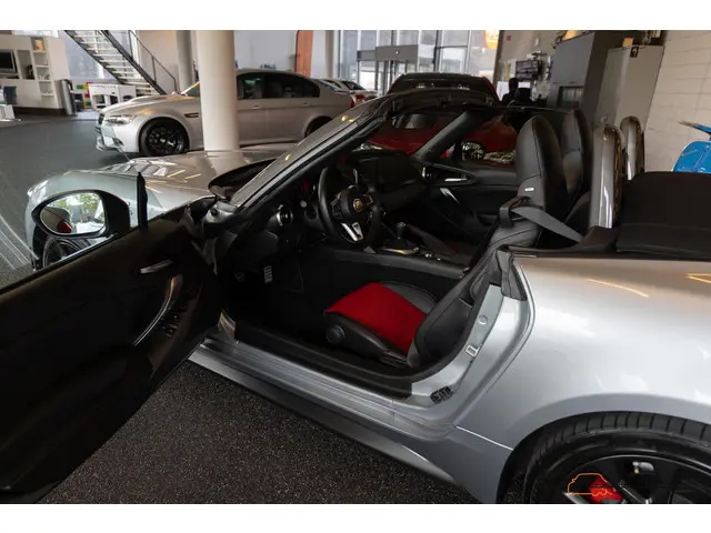 Fiat 124 Spider 2