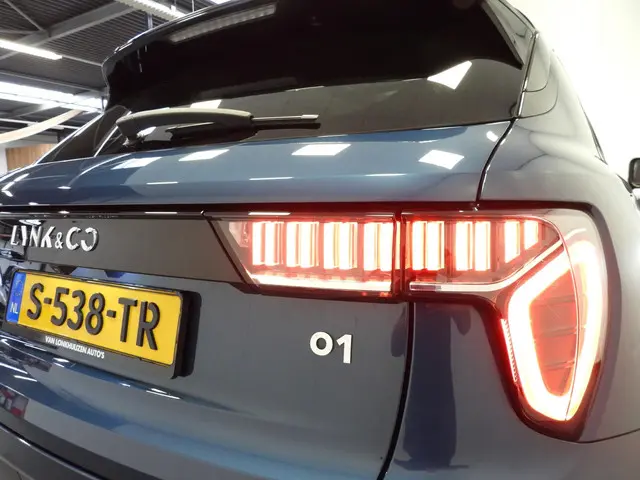 Lynk & Co 01 1.5 PHEV BlackLine 2023 Hybride Benzine 38