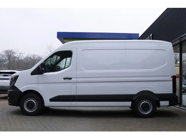 Renault Master T35 2.0 dCi 130 L2H2 Advance 2024 Diesel 6