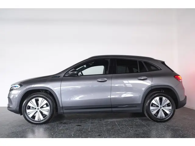 Mercedes-Benz EQA 250 Business 67 kWh 2022 Elektrisch 28