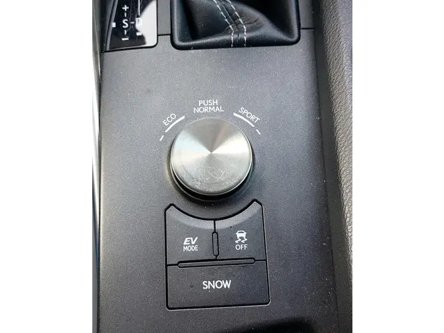 Lexus IS 300h Sport Edition 2016 Hybride Benzine 15