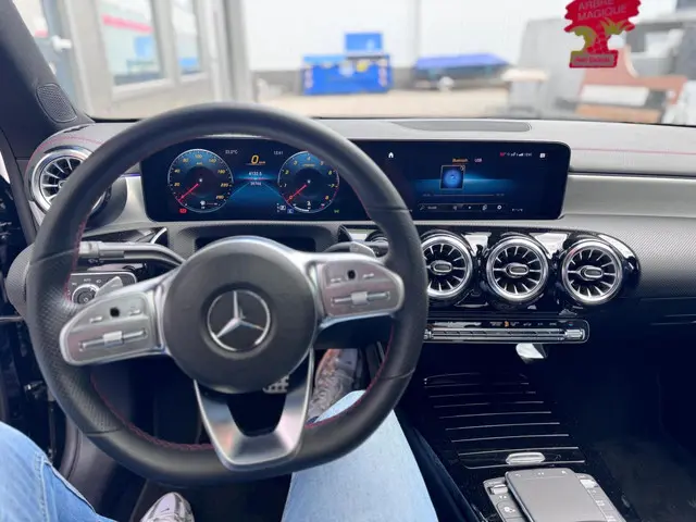 Mercedes-Benz CLA 200 AMG Line 2022 Benzine 19
