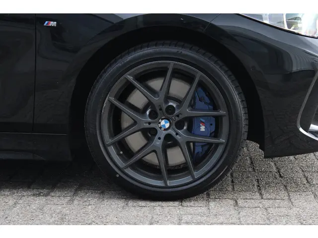 BMW 1 Serie 120i High Executive Edition 2021 Benzine 3