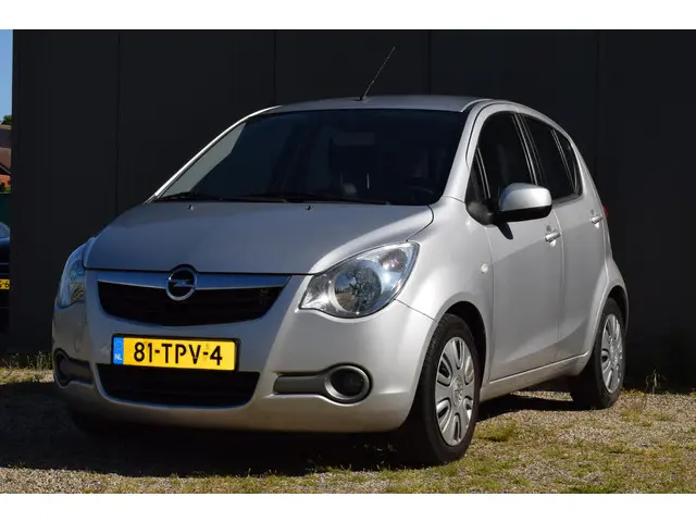 Opel Agila 1.2 Edition 2012 Benzine 10