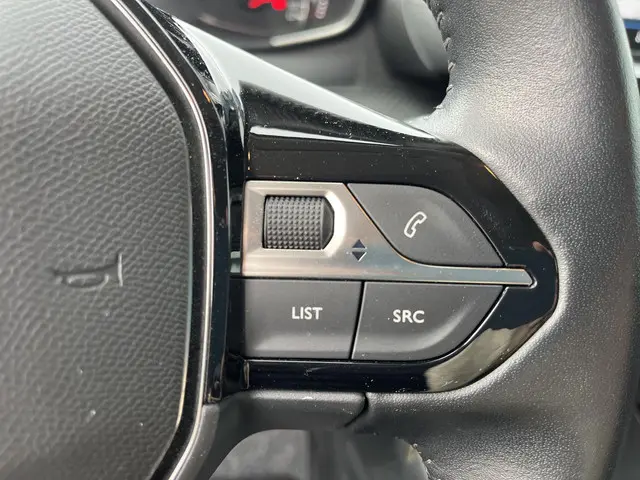 Peugeot 2008 1.2 Turbo 100 PK Active Pack 2021 Benzine 27