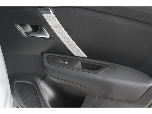 Citroën C4 1.2 Hybrid 136 Max 2024 Hybride Benzine 11