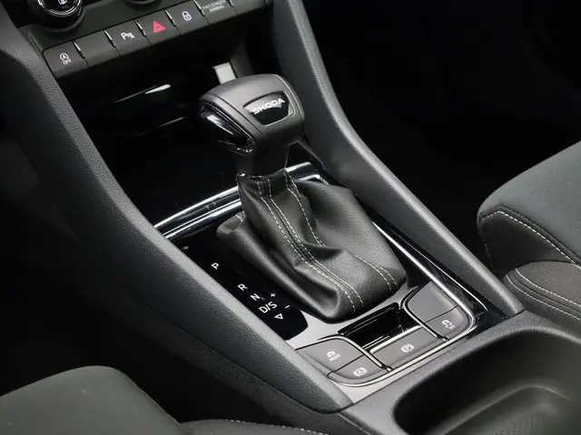 Škoda Karoq 1.5TSI/150PK ACT Sportline DSG 2025 Benzine 42