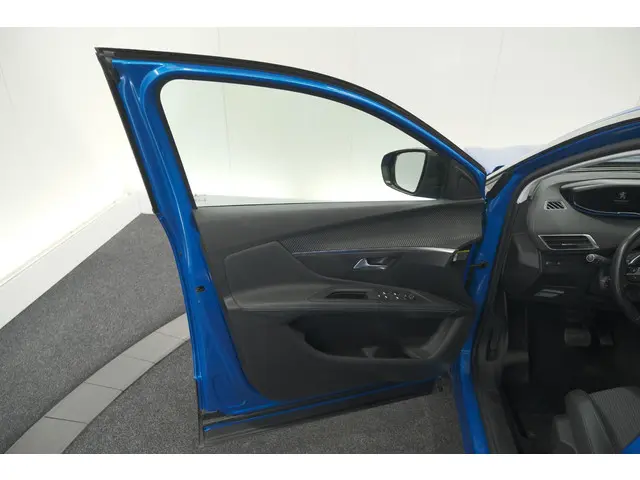 Peugeot 3008 PureTech 130 EAT8 Allure 2022 Benzine 69