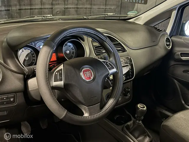 Fiat Punto Evo 1.2 8v * NW APK * Airco * 2013 Benzine 7