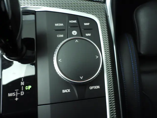 BMW 3 Serie Touring 318i 2022 Benzine 27