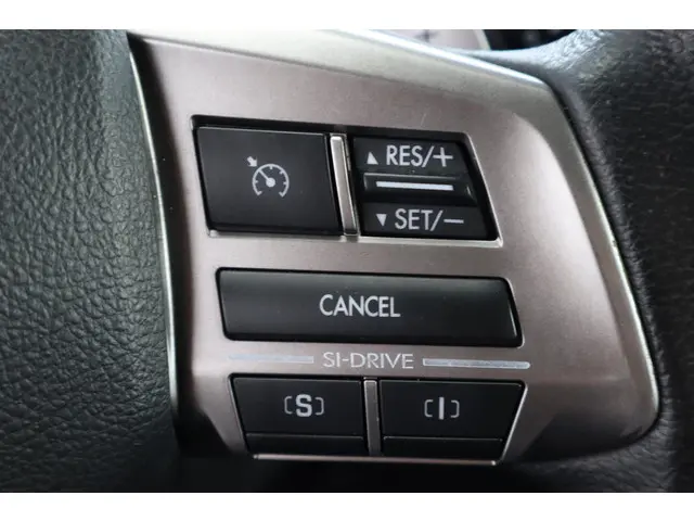 Subaru Forester 2.0 Executive 2013 Benzine 36