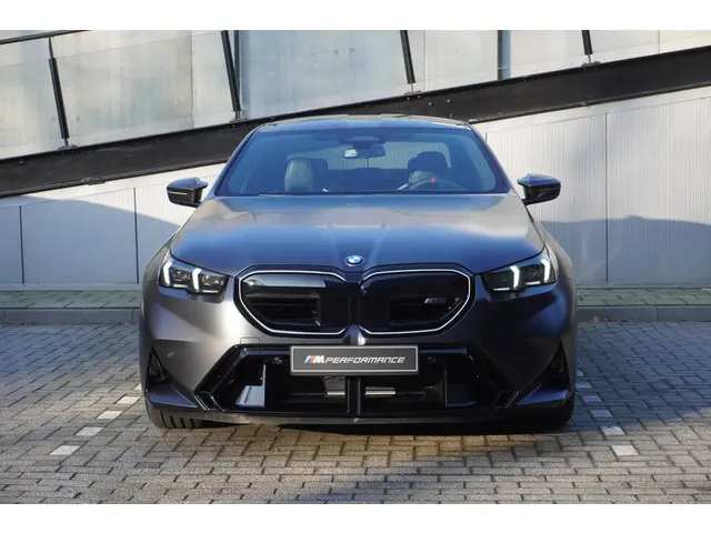 BMW M5 Sedan 2026 Hybride Benzine 3