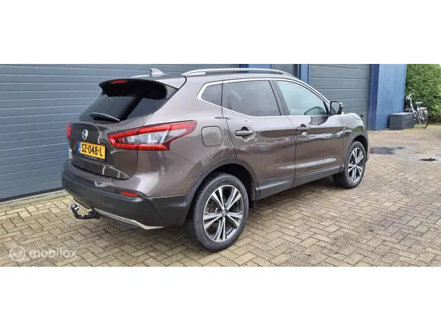 Nissan QASHQAI 1.2 ,Pano,stoelverw,trekhaak 2017 Benzine 2