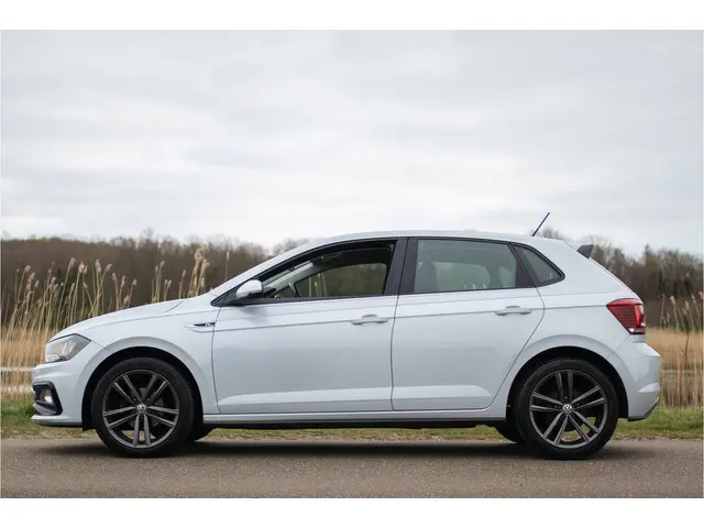 Volkswagen Polo TSI 95PK DSG R-LINE BUSINESS 2018 Benzine 4
