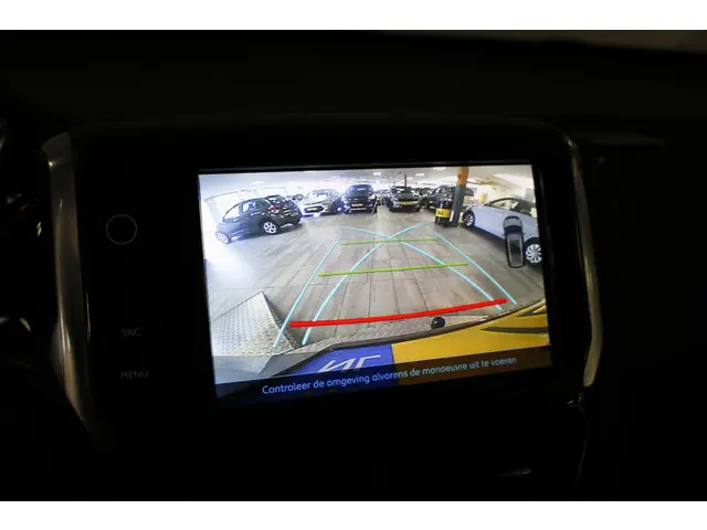 Peugeot 2008 1.2 PureTech Allure 110 PK. 2018 Benzine 24
