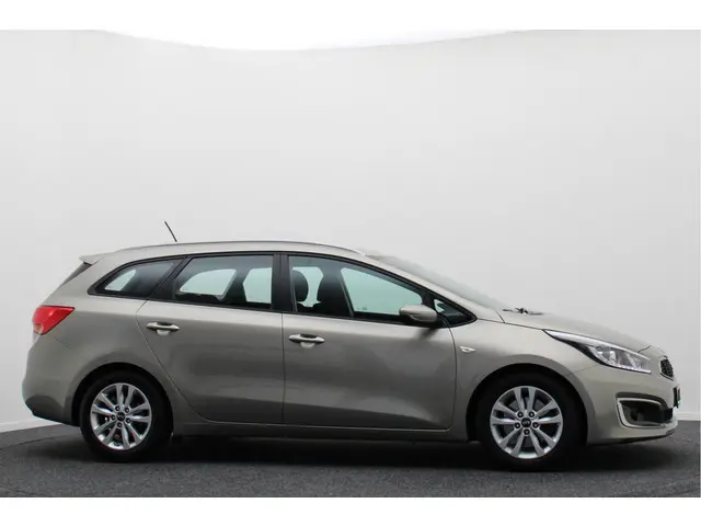 Kia cee'd Sportswagon 1.6 GDI First Edition 2016 Benzine 20