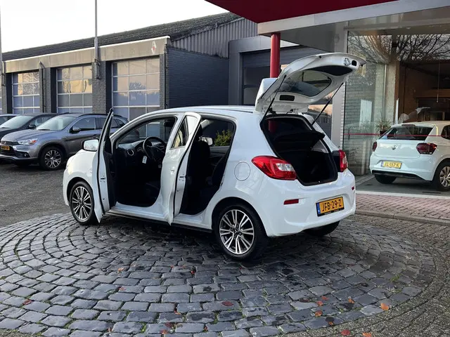 Mitsubishi Space Star 1.2 Invite 2019 Benzine 23