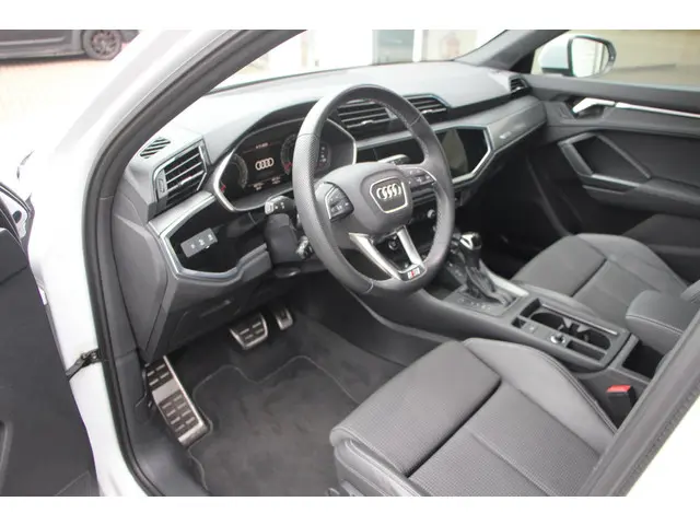 Audi Q3 Sportback 35 TFSI S Edition 2023 Benzine 6