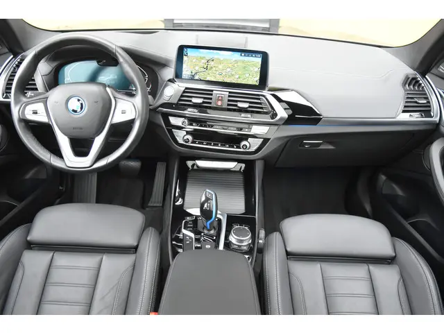 BMW iX3 3