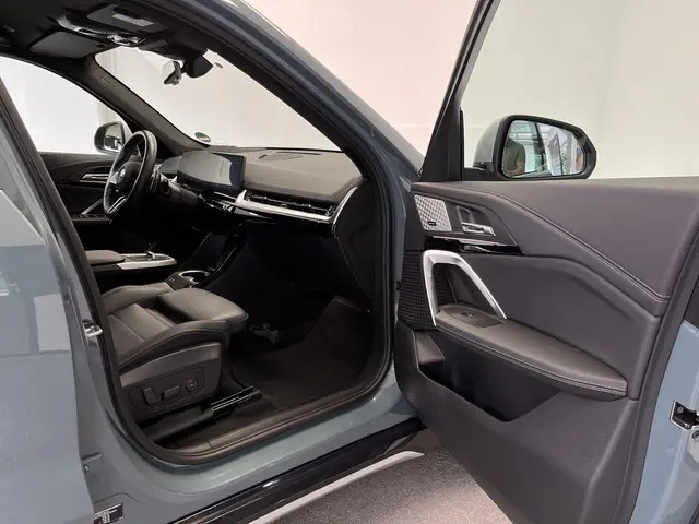BMW X1 xDrive30e X-Line 2023 Hybride Benzine 16