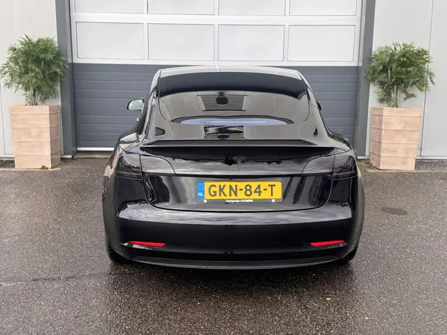 Tesla Model 3 Performance AWD 75 kWh 2023 Elektrisch 6