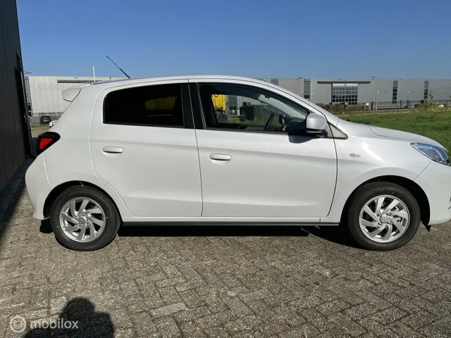 Mitsubishi Space Star 1.2 Dynamic 2023 Benzine 17