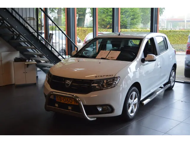 Dacia Sandero 0.9 TCe Laureate automaat 2018 Benzine 29