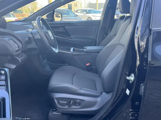 Toyota bZ4X Dynamic 71 kWh 2024 Elektrisch 17