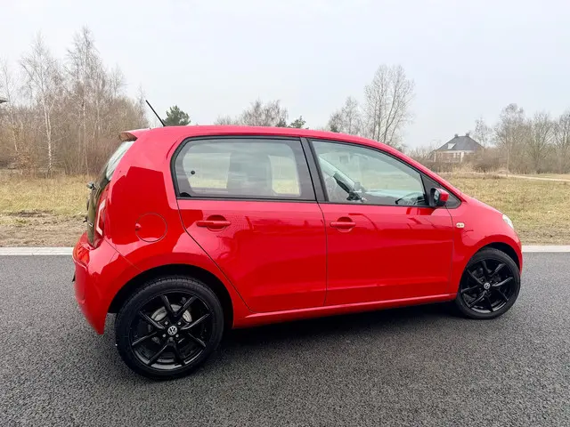 Volkswagen up! 1.0 high up! BlueMotion 2015 Benzine 4