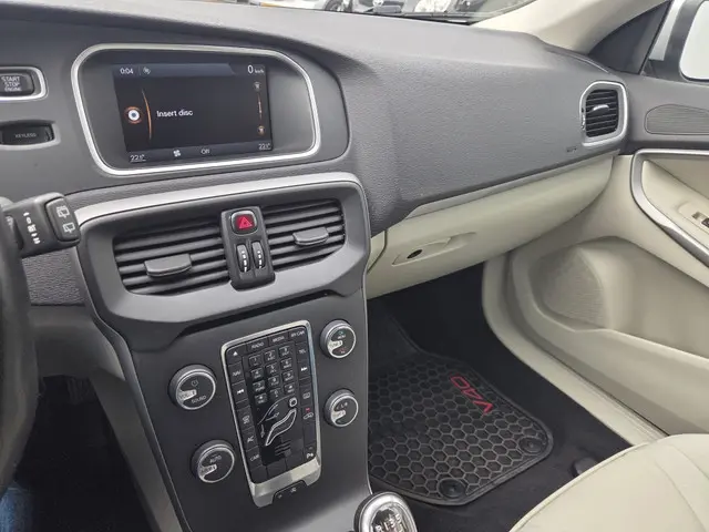 Volvo V40 1.6 T3 Kinetic 2012 Benzine 11