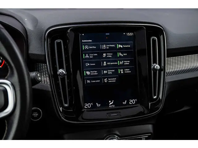 Volvo XC40 2.0 T4 R-Design 2019 Benzine 19