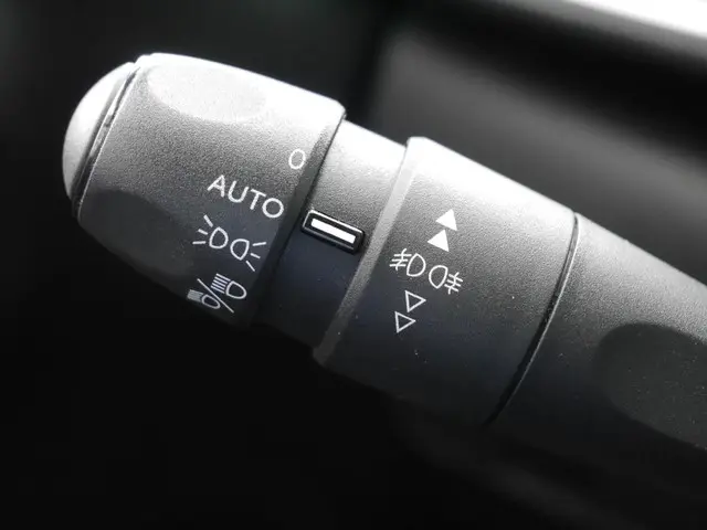Citroën C3 1.2 PureTech Automaat Shine 2017 Benzine 23