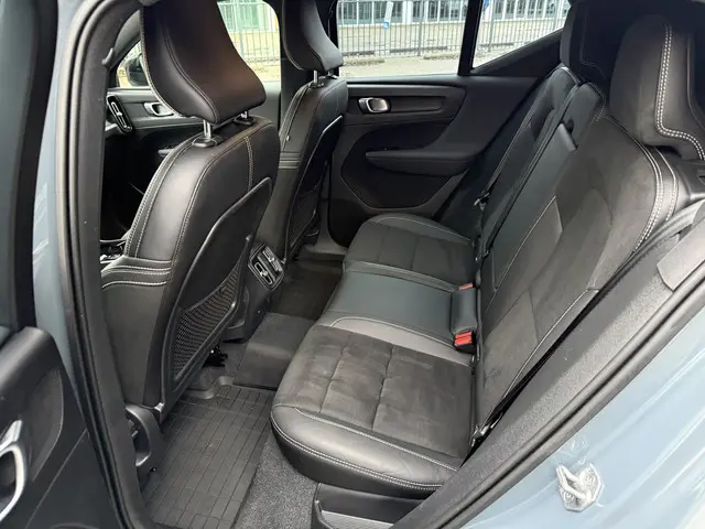 Volvo XC40 1.5 T3 R-Design 2022 Benzine 13