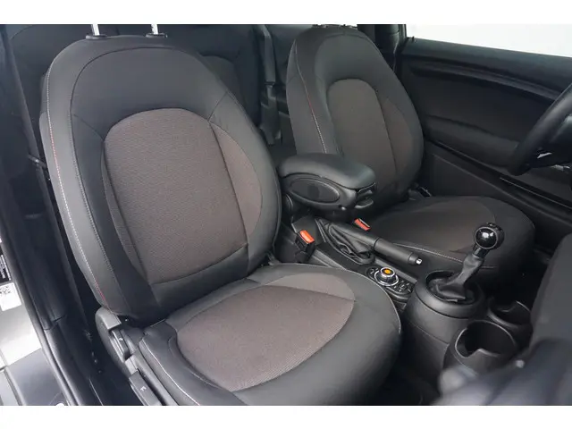 MINI 3-Deurs One 2020 Benzine 8