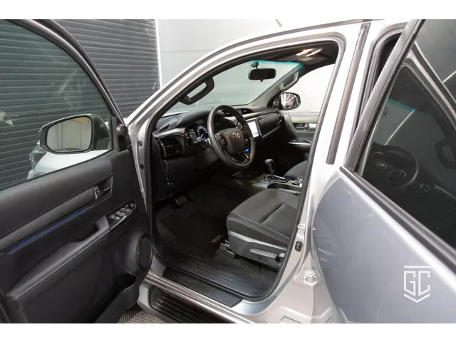 Toyota Hilux 4.0 Double Cab Adventure 2024 Benzine 10