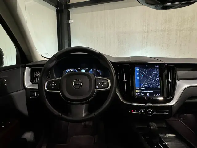 Volvo XC60 2.0 T8 AWD Momentum Pro 2020 Hybride Benzine 4