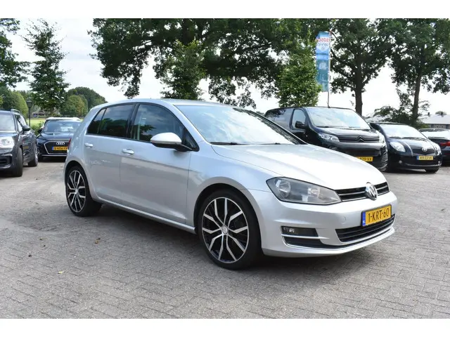 Volkswagen Golf 1.2 TSI Highline 2013 Benzine 2