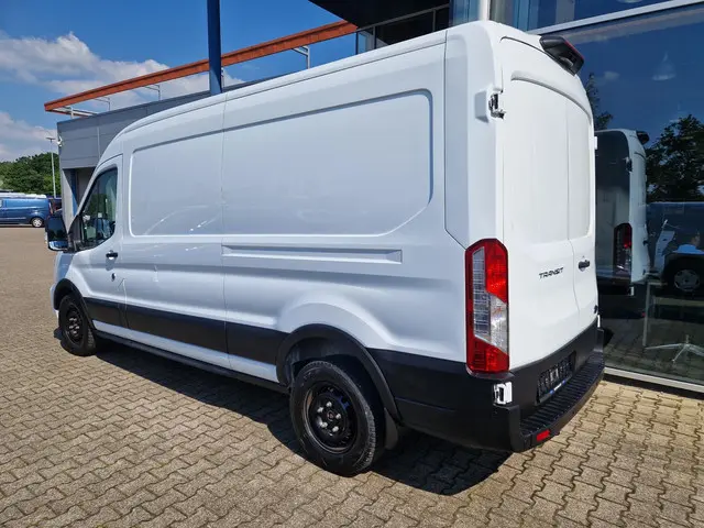 Ford Transit 350 2.0 TDCI L3H2 Limited 2021 Diesel 11