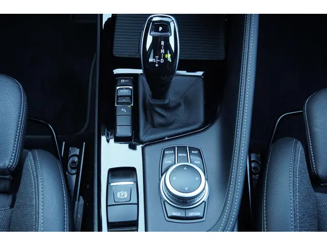 BMW X1 sDrive18i Executive Edition 2021 Benzine 7