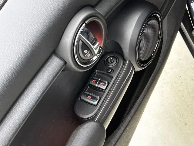 MINI Cooper Cabrio Mini 1.5 Pepper AUTOM. 2020 Benzine 30