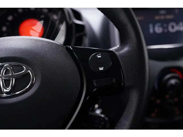 Toyota Aygo 1.0 VVT-i x-play 2020 Benzine 44