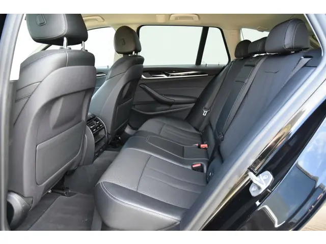 BMW 5 Serie Touring 520i Executive 2018 Benzine 11