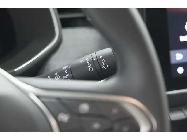 Renault Clio TCe 90 GPF techno 2025 Benzine 38