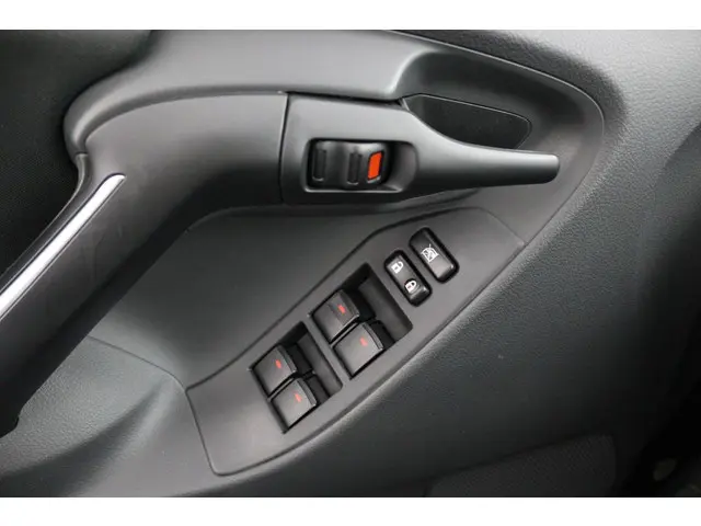 Toyota Verso 1.8 VVT-i SkyView Edition 2018 Benzine 28