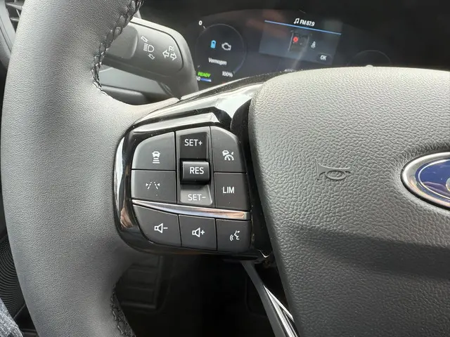 Ford Kuga 2.5 PHEV Titanium 2025 Hybride Benzine 14