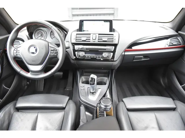BMW 1 Serie 118i Corporate Lease Executive 2017 Benzine 3
