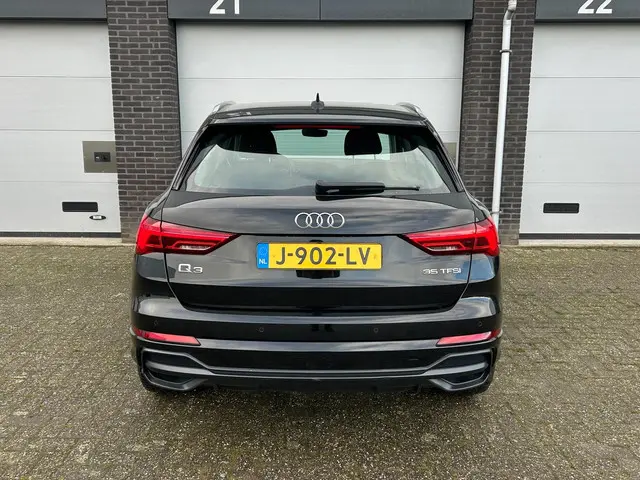 Audi Q3 35 TFSI Pro Line business 2020 Benzine 4