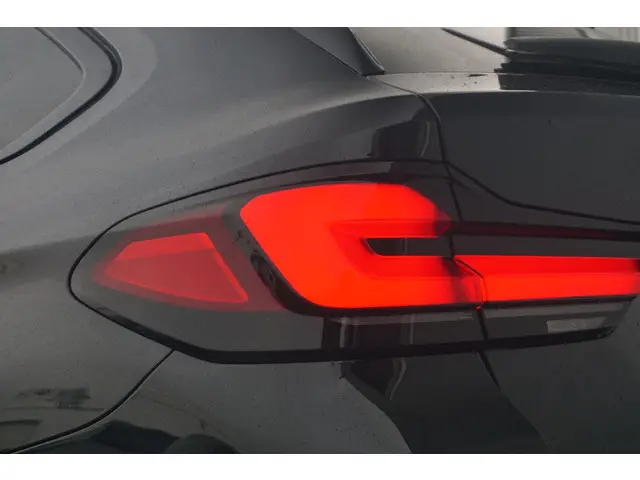 BMW 5 Serie Touring 530e 2024 Hybride Benzine 7