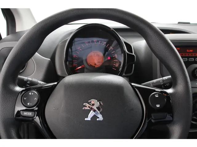 Peugeot 108 1.0 e-VTi Active 2021 Benzine 11