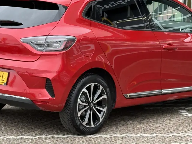 Renault Clio 1.0 TCe 90 GPF techno 2024 Benzine 25